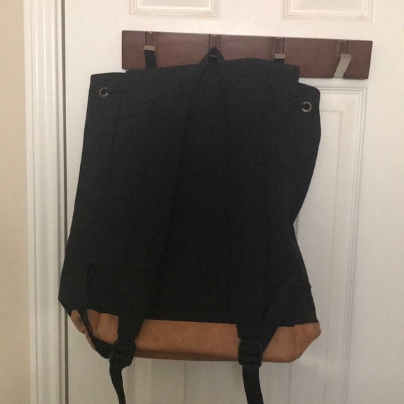 Backpack - Picture 3 of 4